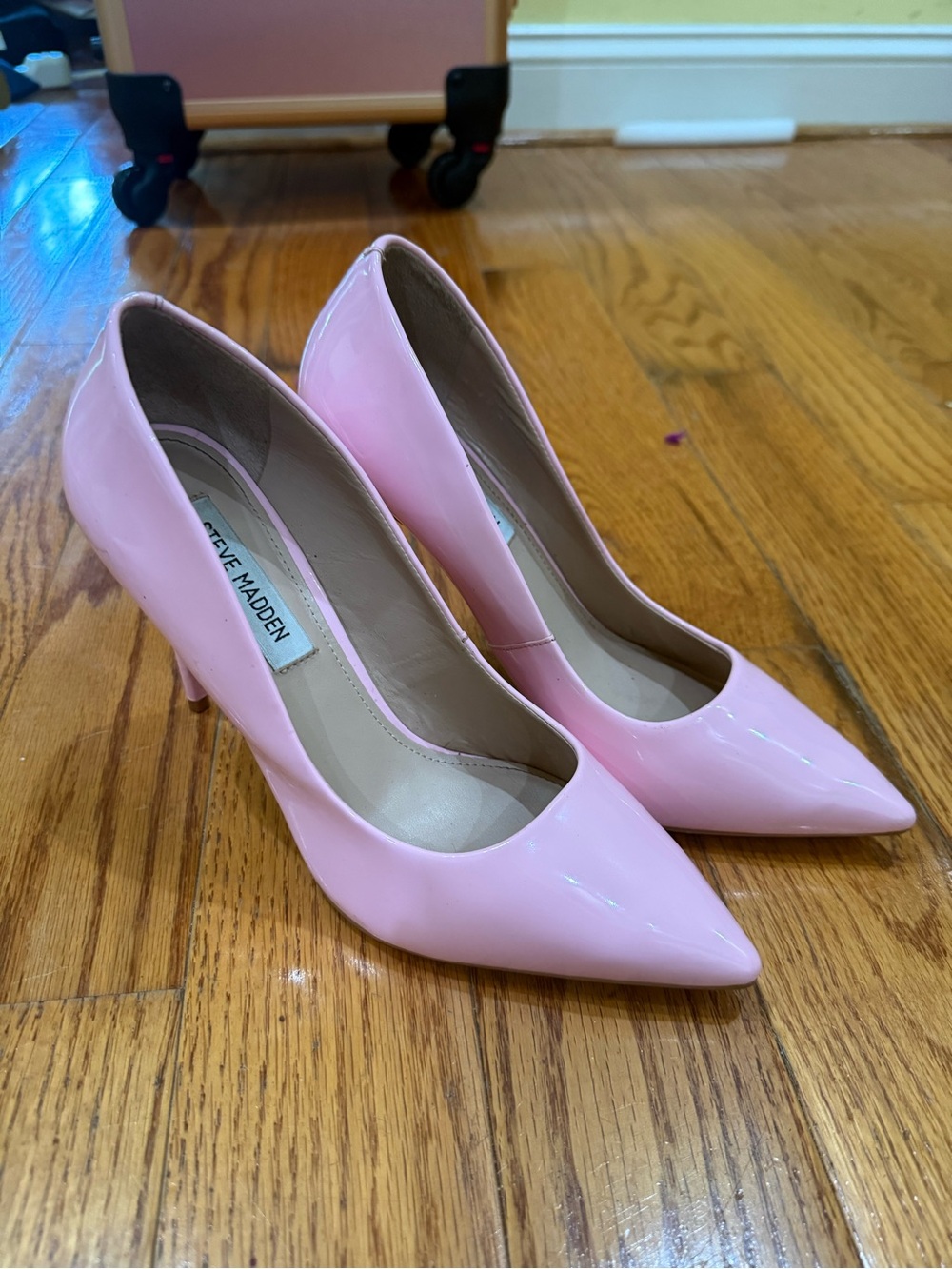 Steve Madden Pink Patent Pointed-Toe Pumps Size 8